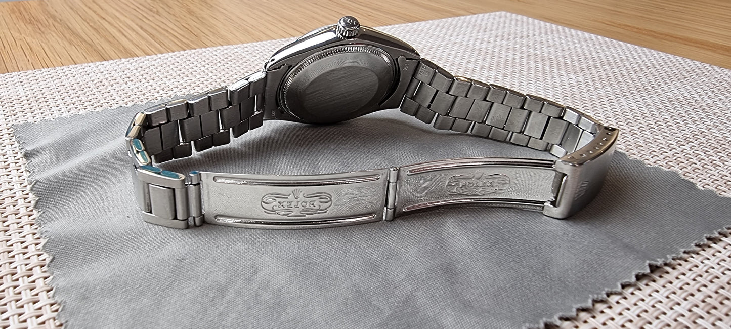 Rolex Air-King. Gold/champagne sunburst dial. Great condition.