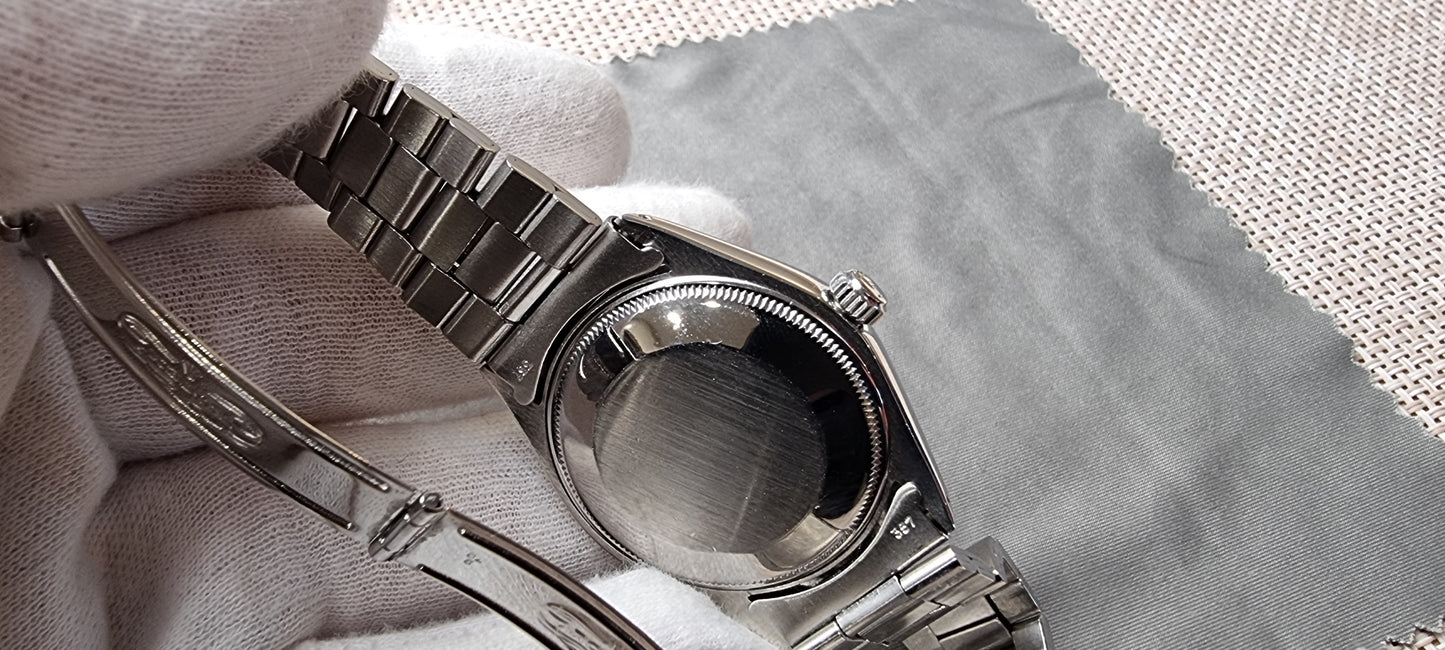 Rolex Air-King. Gold/champagne sunburst dial. Great condition.